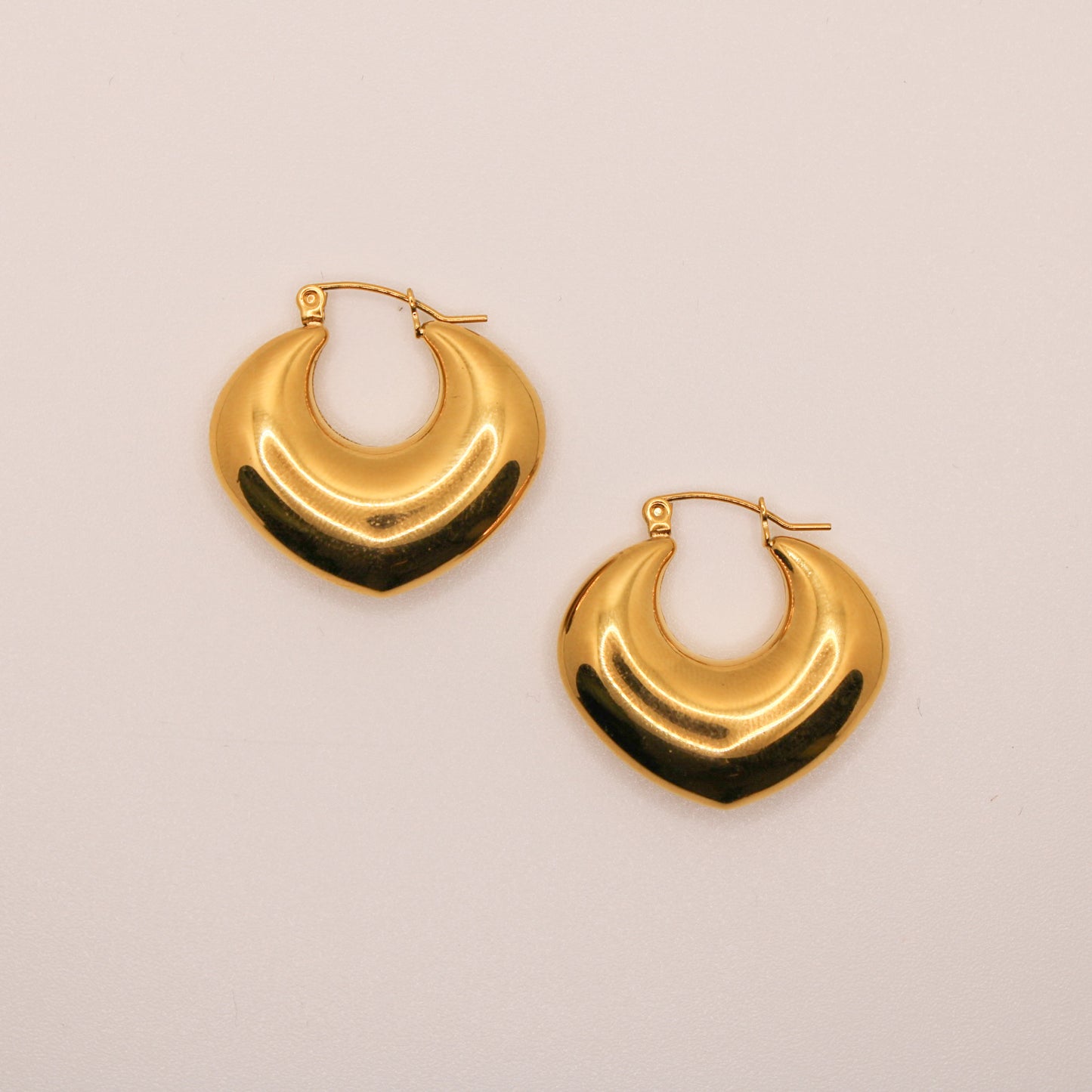 Thick Geometric Hoops