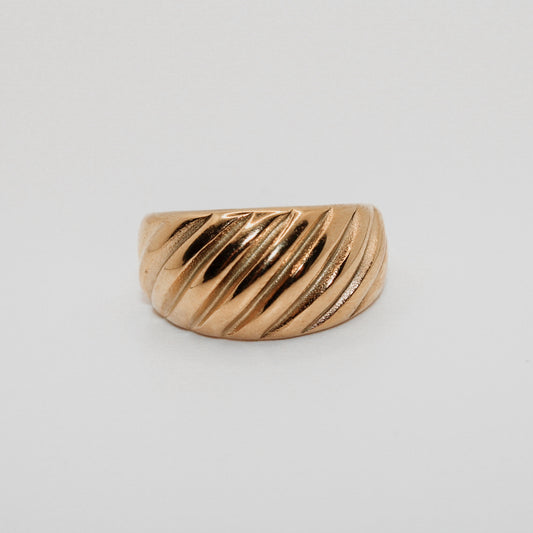 Curved Thick Ring